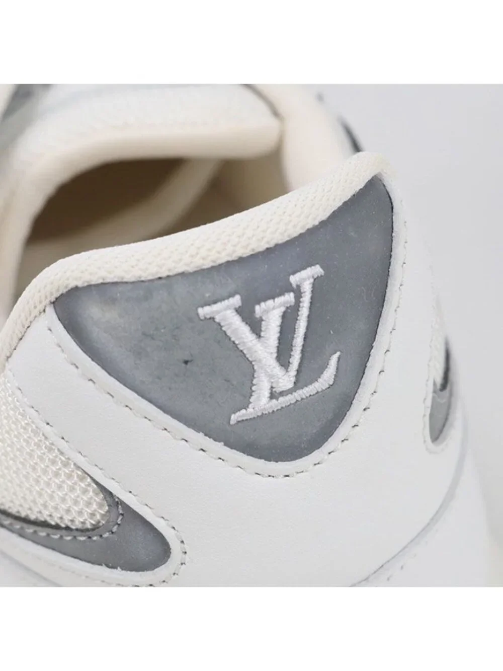 Louis Vuitton Low Cut Run Away Sneakers Leather - Picture 8 of 10